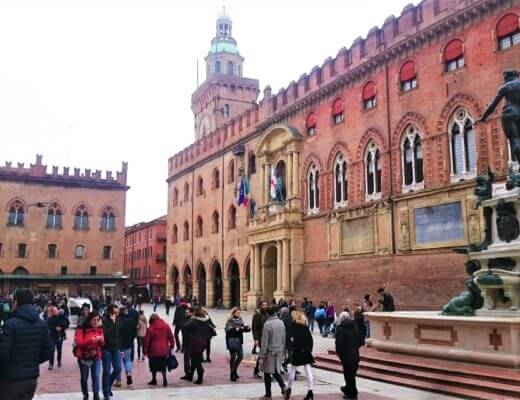 Площадь Нептуна в Болонье (Piazza del Nettuno) - самая изящная площадь города (фонтан Нептун)